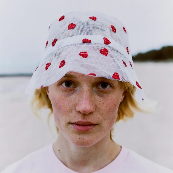 Ida Klamborn Bucket Hat - Picture 1 of 2